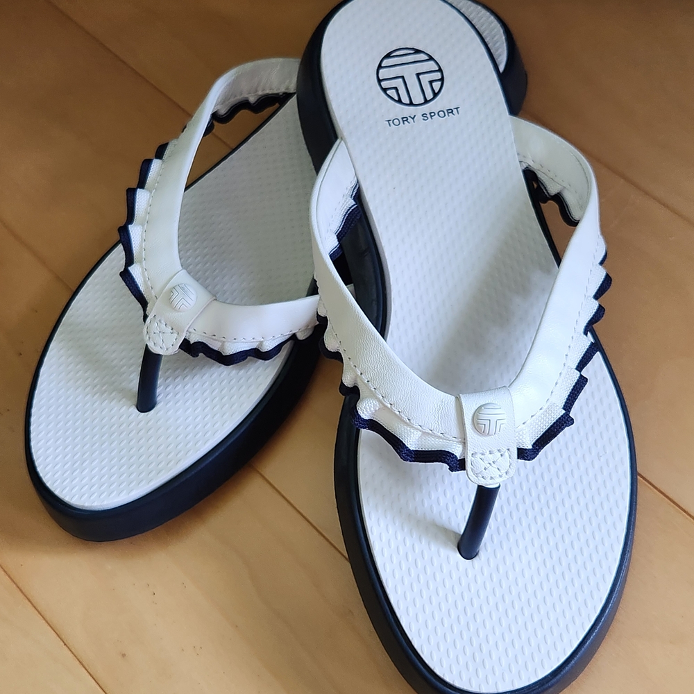 Tory Sport White and Navy Ruffled Thong Sandals. NEW sz 8 Tory Burch